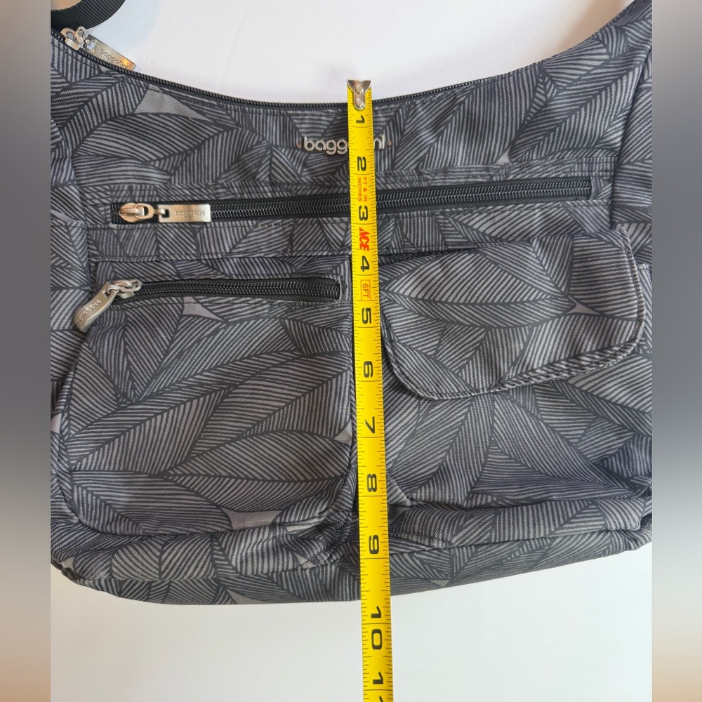 Baggallini Everywhere Bag With Rfid + Coin Purse Pewter Leaves Print - Picture 14 of 16